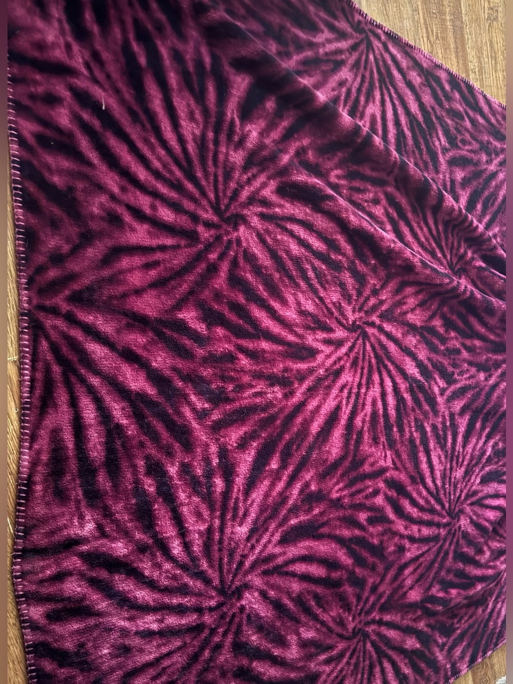 Victoria’s Secret PINK Sherpa large pink & black blanket